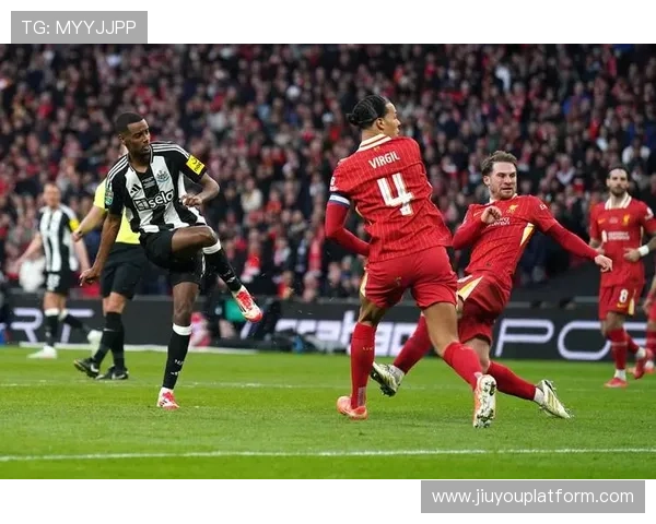 利物浦2-1客胜热刺，萨拉赫缺阵下豪取三连胜。