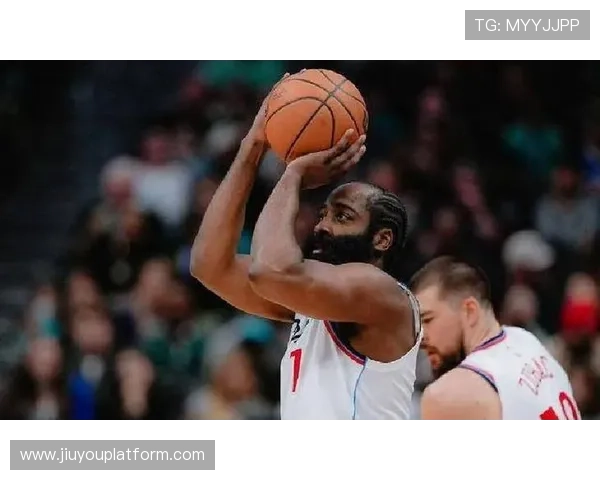 单场得分30+且真实命中率70%+场次：科比9场，哈登90场