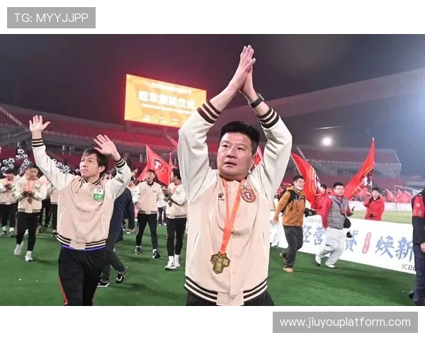 升班马辽宁铁人与重庆铜梁龙备战策略，立足保级成首要目标